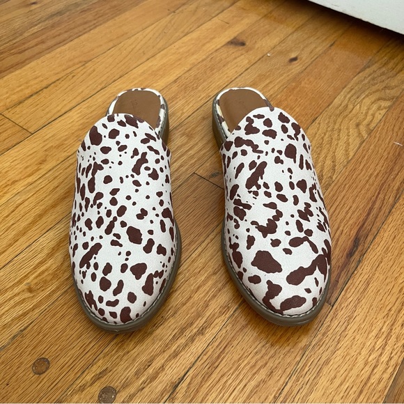 Universal Thread Cow Print Mules - Picture 4 of 4